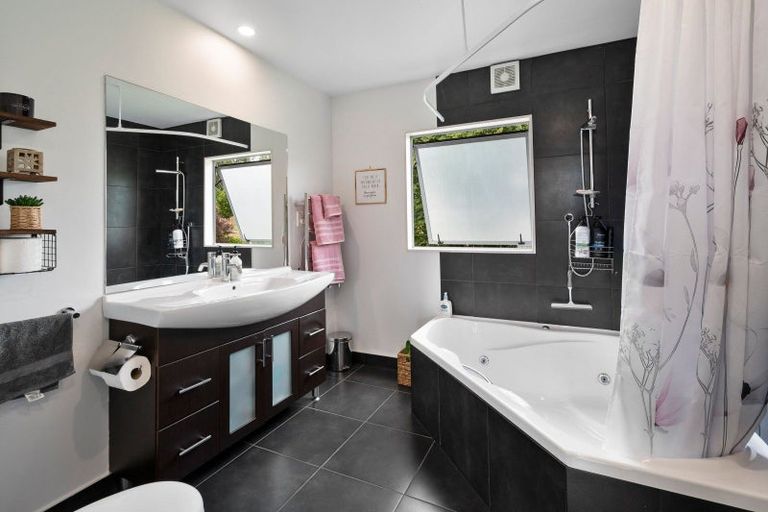 Photo of property in 315 Ashhurst Road, Bunnythorpe, Palmerston North, 4481