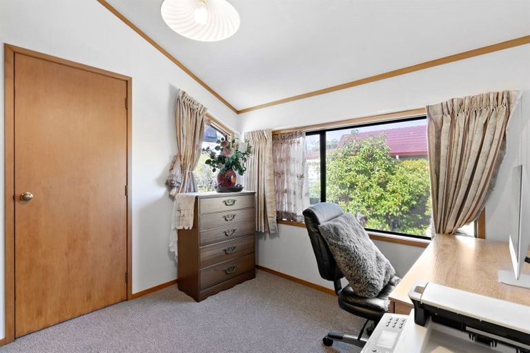 Photo of property in 17 Montclair Rise, Browns Bay, Auckland, 0630