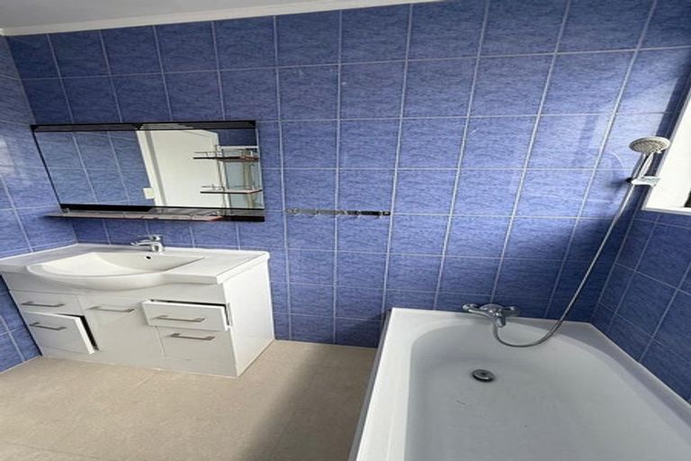 Photo of property in 3/1 Rebecca Rise, Weymouth, Auckland, 2103