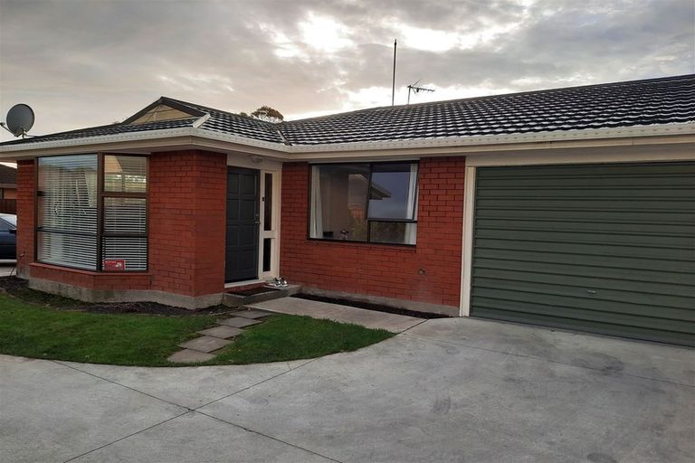 Photo of property in 1/39 Solomon Avenue, Redwood, Christchurch, 8051