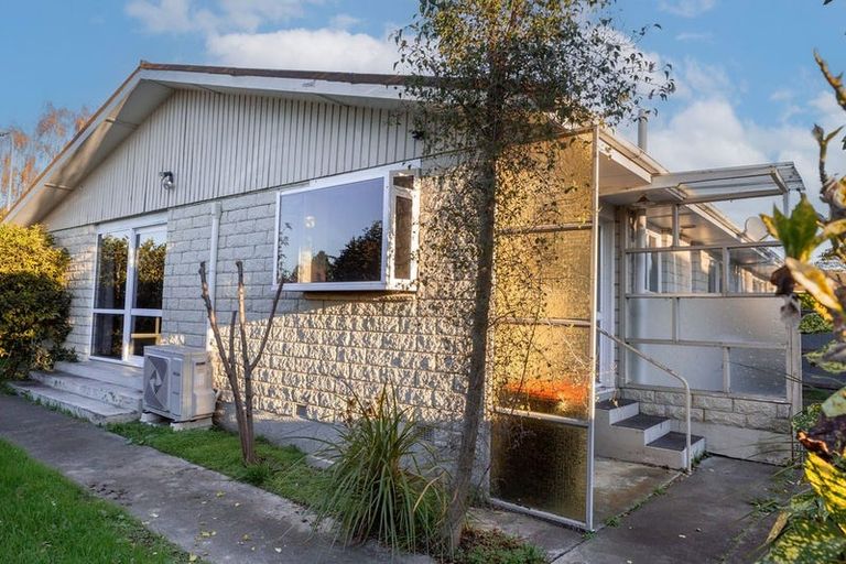 Photo of property in 1/51 Oldwood Street, Bishopdale, Christchurch, 8053
