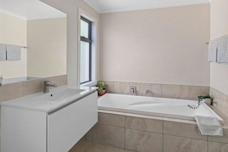 Photo of property in 40 Marino Grove, Richmond, 7020