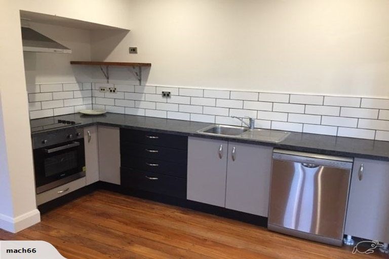 Photo of property in 917 Heretaunga Street East, Parkvale, Hastings, 4122