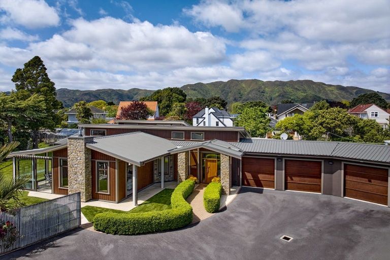 Photo of property in 24a Hautana Square, Woburn, Lower Hutt, 5010