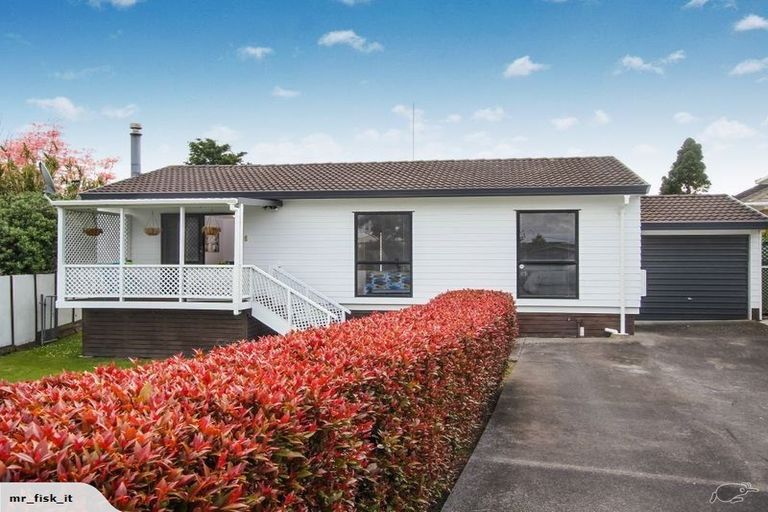 Photo of property in 1 Graham Avenue, Te Atatu Peninsula, Auckland, 0610