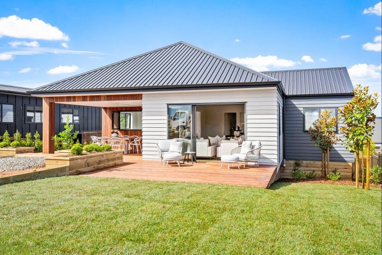 Photo of property in 17 Penney Rise, Matakana, 0985