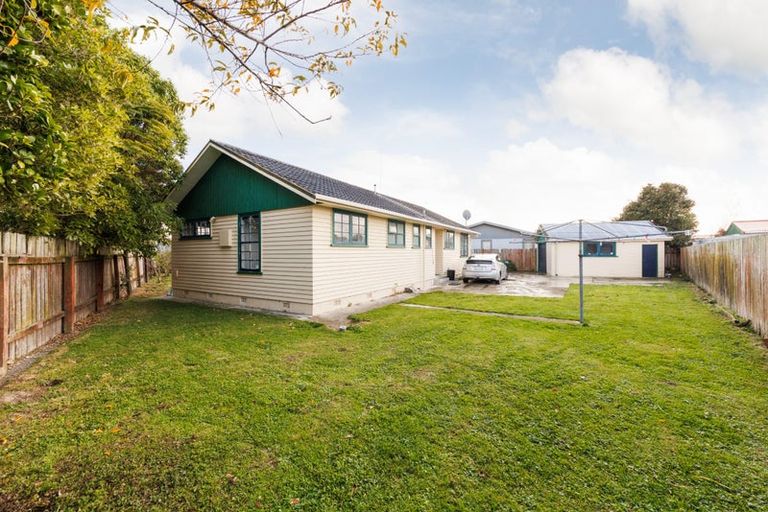 Photo of property in 12 Motuoapa Place, Kelvin Grove, Palmerston North, 4414