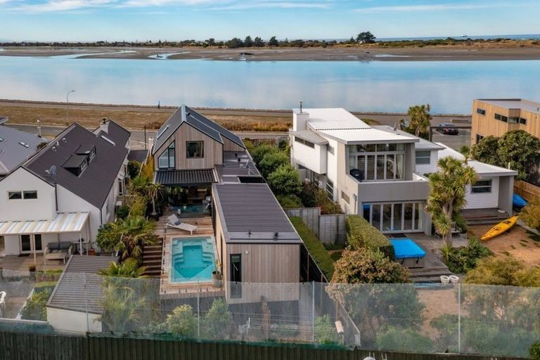 Photo of property in 27 Beachville Road, Redcliffs, Christchurch, 8081