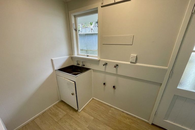 Photo of property in 21 Swainson Street, Naenae, Lower Hutt, 5011