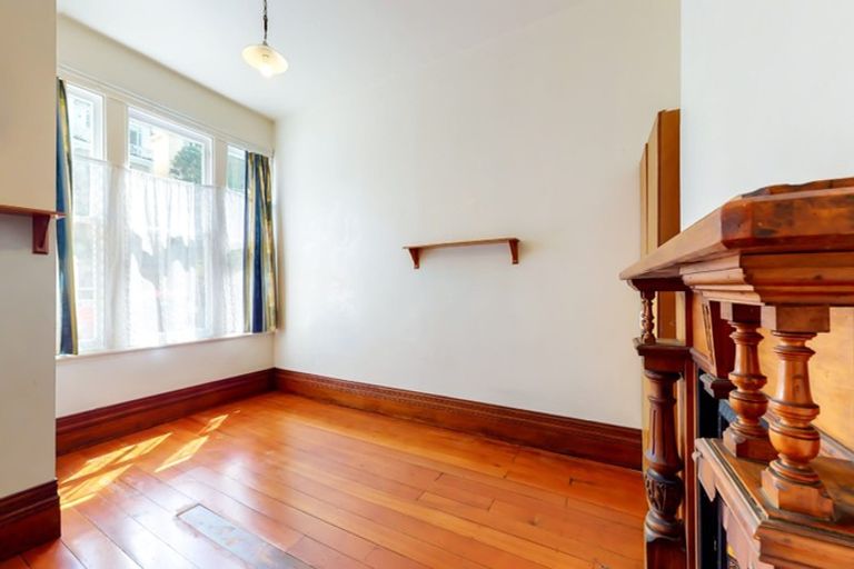 Photo of property in 27 Myrtle Crescent, Mount Cook, Wellington, 6021