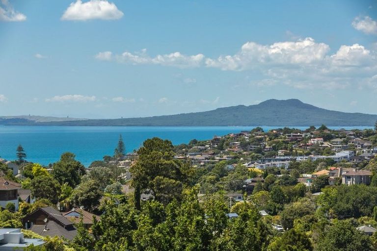 Photo of property in 1/5 Gull Lane, Mairangi Bay, Auckland, 0630