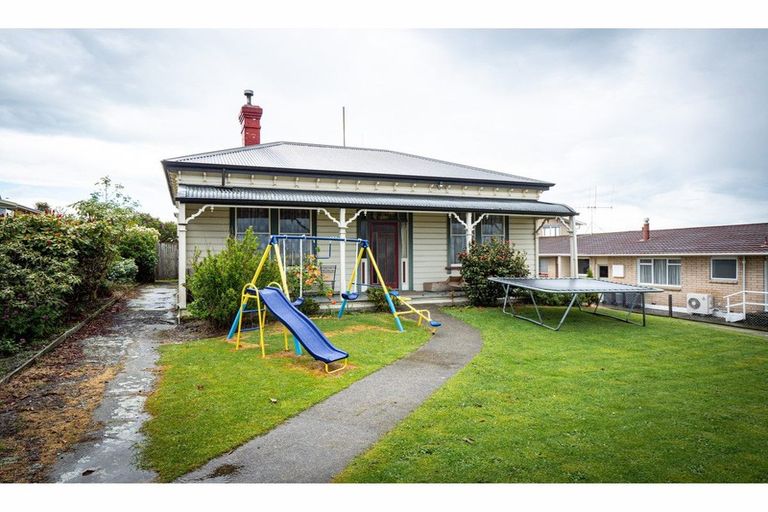 Photo of property in 12-12a Campbell Street, Maori Hill, Timaru, 7910