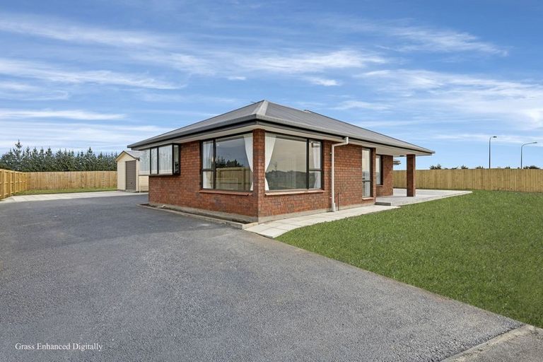 Photo of property in 4 Dianthus Place, Browns Bay, Auckland, 0630