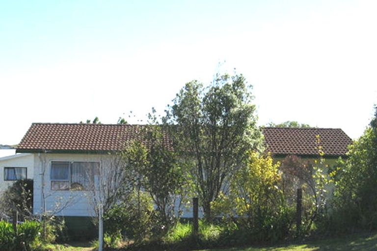 Photo of property in 144 Moire Road, West Harbour, Auckland, 0618