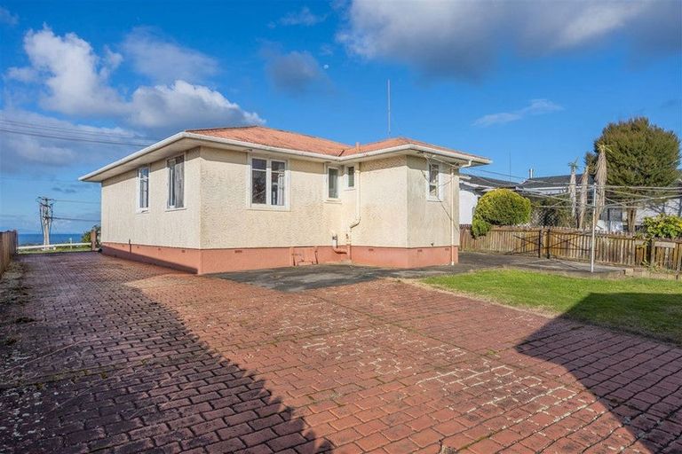 Photo of property in 740 East Coast Road, Pinehill, Auckland, 0632