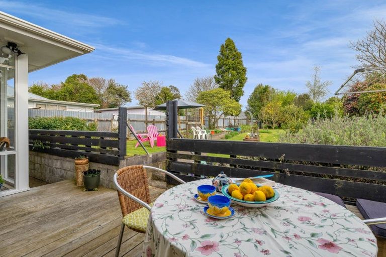 Photo of property in 21 Mills Street, Eltham, 4322