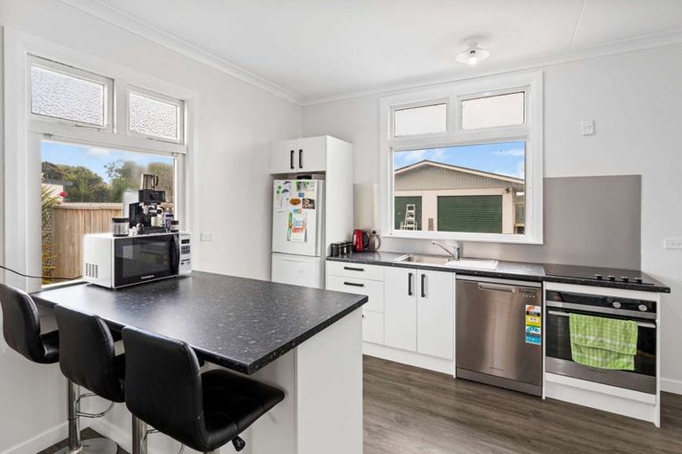 Photo of property in 119 Cornfoot Street, Castlecliff, Whanganui, 4501