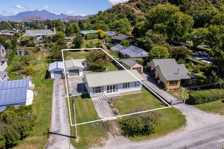 Photo of property in 14 Caernarvon Street, Arrowtown, 9302