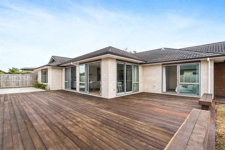 Photo of property in 52 Sirius Crescent, Rototuna North, Hamilton, 3210