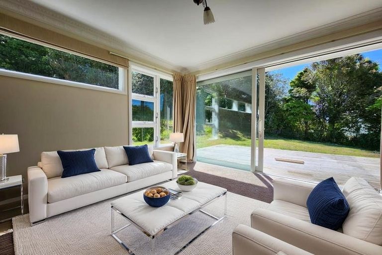 Photo of property in 23 Pinkerton Grove, Newlands, Wellington, 6037