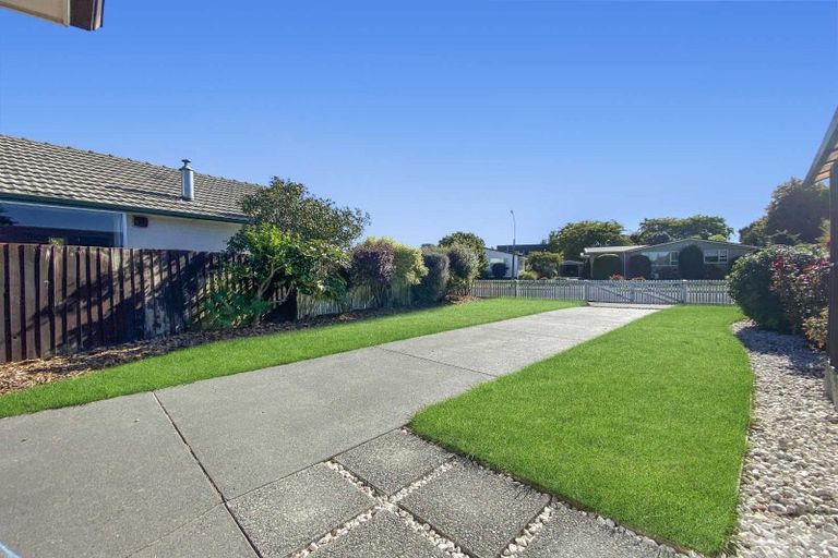 Photo of property in 8 Pelorus Place, Harewood, Christchurch, 8051