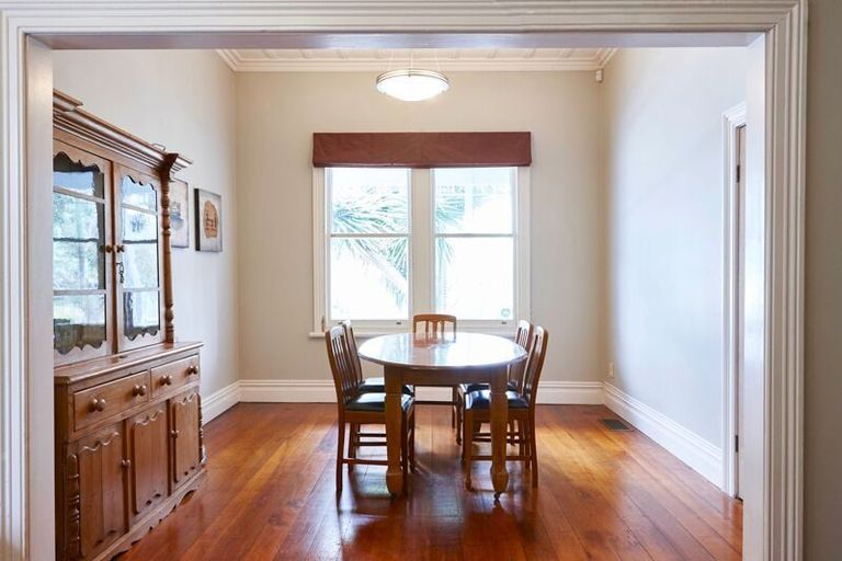 Photo of property in 1/70 Princes Street, Northcote Point, Auckland, 0627