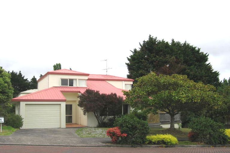 Photo of property in 2/3 Mandica Place, Sunnynook, Auckland, 0632