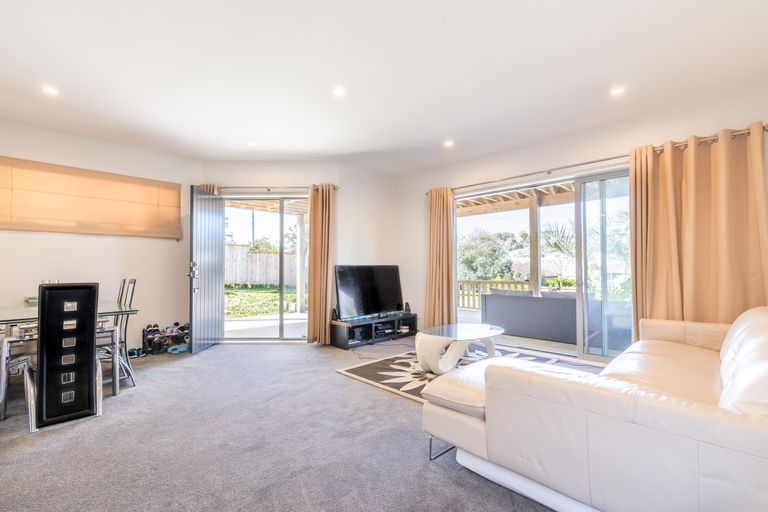 Photo of property in 36 Makora Road, Massey, Auckland, 0614