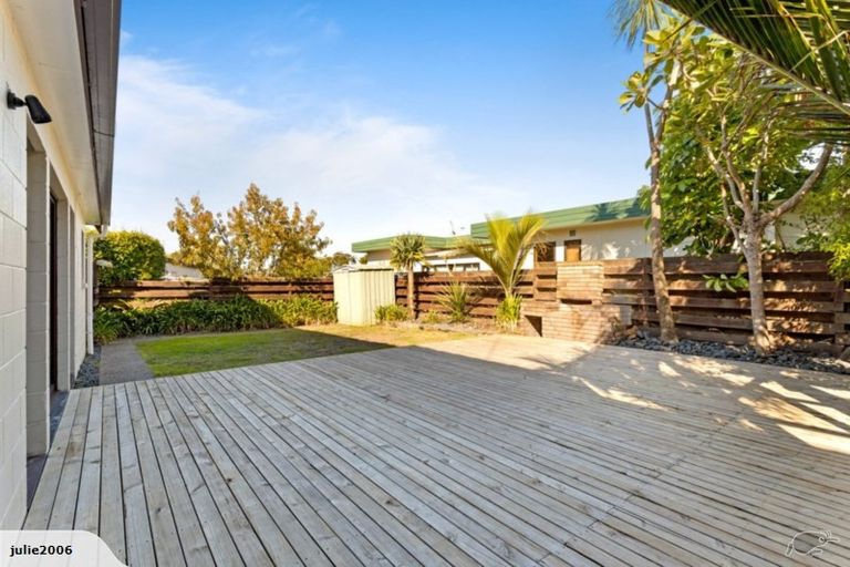 Photo of property in 1/41 Edgeworth Road, Glenfield, Auckland, 0629