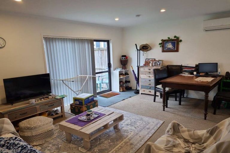 Photo of property in 20 Durham Street, Te Atatu Peninsula, Auckland, 0610