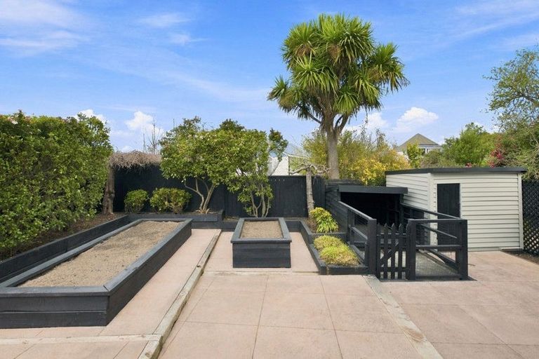 Photo of property in 17b Kruse Place, Redwood, Christchurch, 8051
