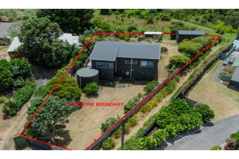 Photo of property in 38 Cordyline Road, Port Waikato, Tuakau, 2695