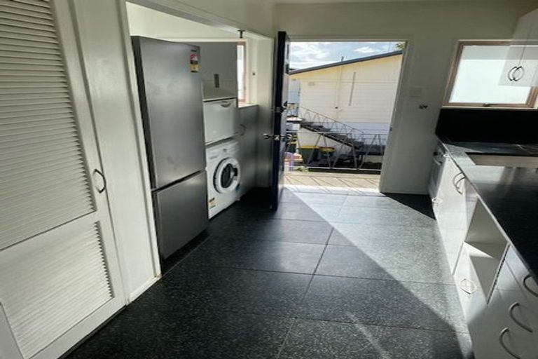 Photo of property in 12/31 Blease Street, New Lynn, Auckland, 0600