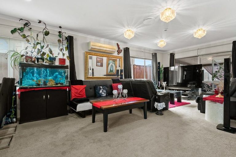 Photo of property in 327 Chapel Road, Flat Bush, Auckland, 2016