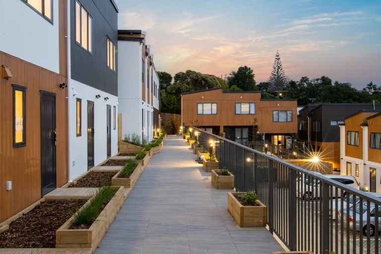 Photo of property in Rf202b, 29/18 Hewlett Road, Massey, Auckland, 0614