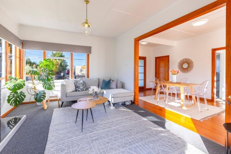 Photo of property in 2 Woburn Street, Waipukurau, 4200