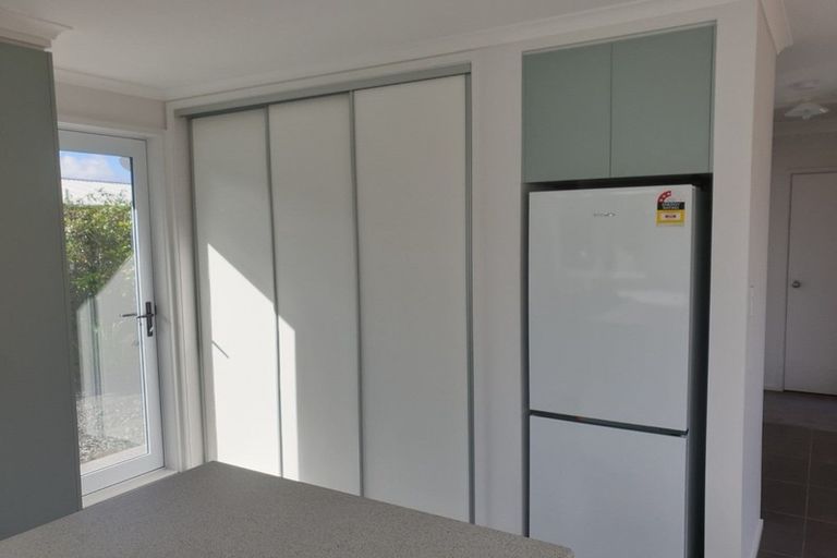 Photo of property in 93a Awaroa Road, Sunnyvale, Auckland, 0612
