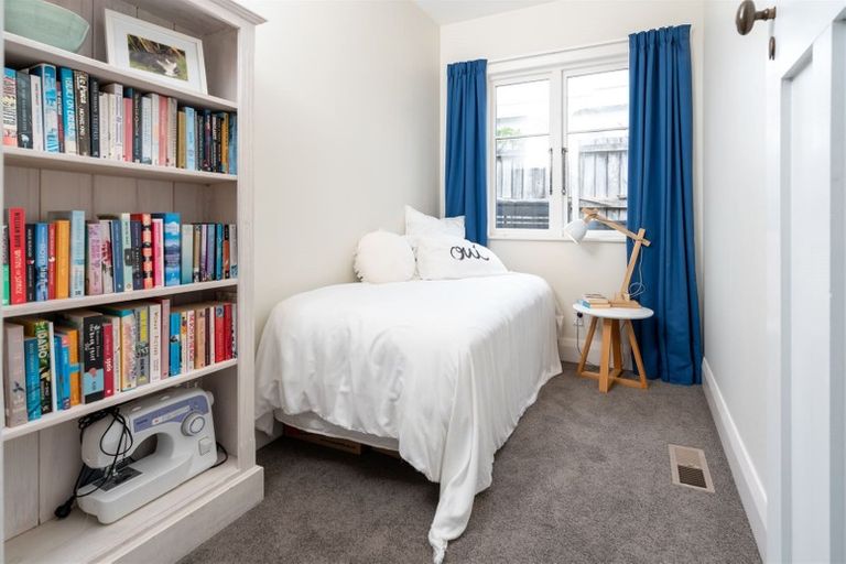 Photo of property in 5 Putnam Street, Northland, Wellington, 6012