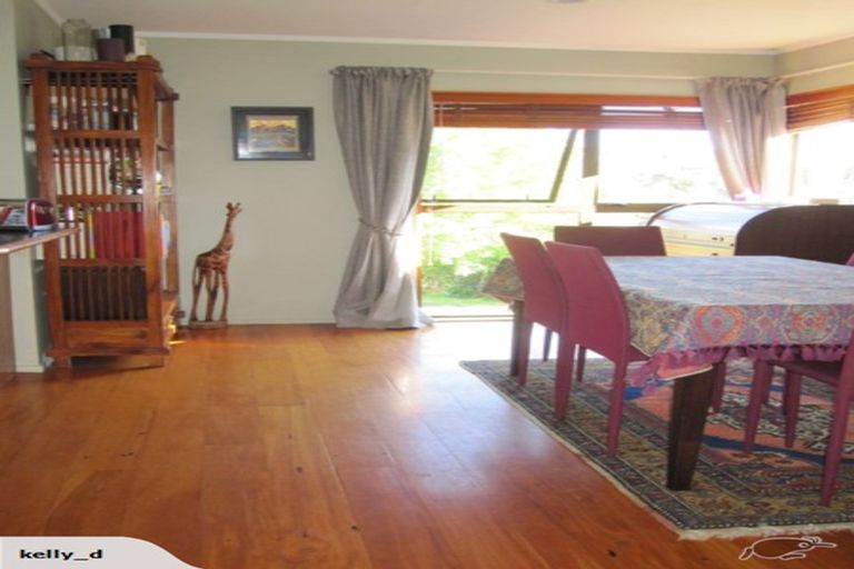 Photo of property in 12 Tiri View Place, Waiake, Auckland, 0630