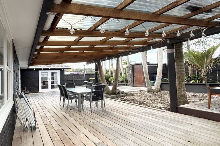 Photo of property in 84 Salisbury Road, Birkdale, Auckland, 0626