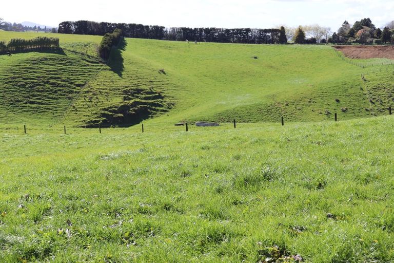 Photo of property in 888a Otaraoa Road, Tikorangi, Waitara, 4383