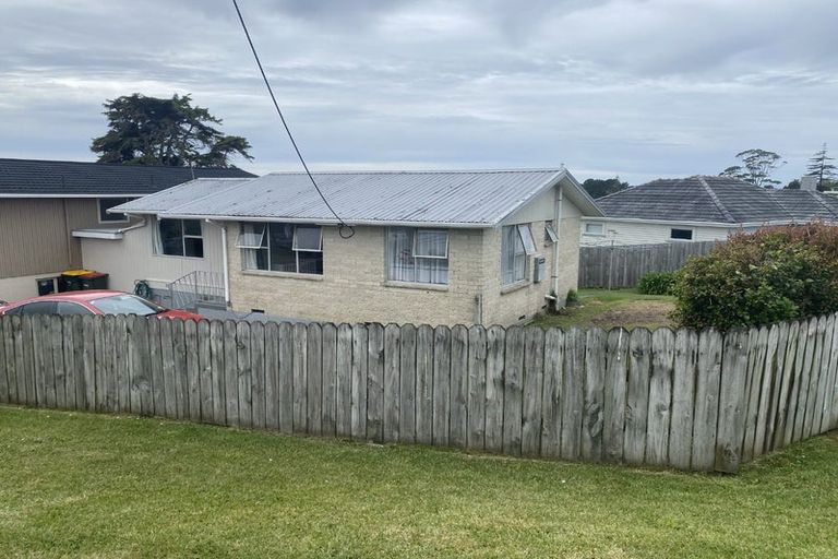 Photo of property in 2/67 Carlisle Road, Torbay, Auckland, 0630