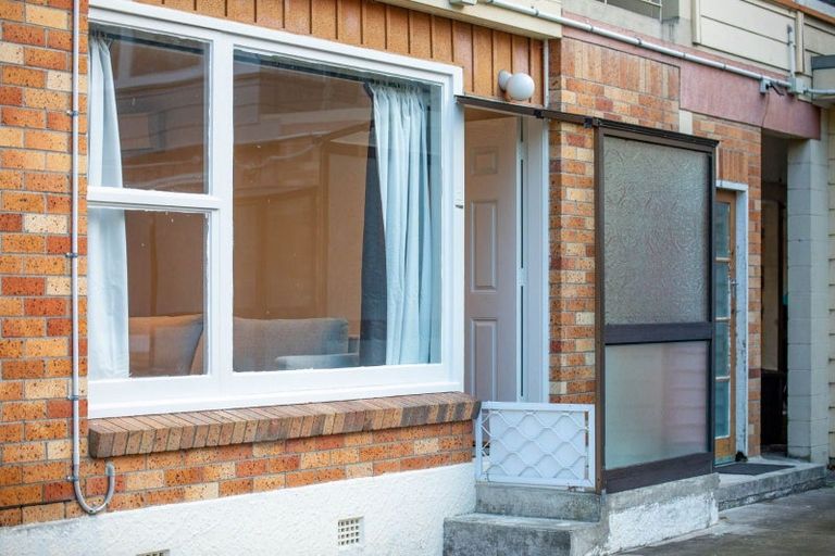 Photo of property in 2/18 Wellington Street, Hamilton East, Hamilton, 3216