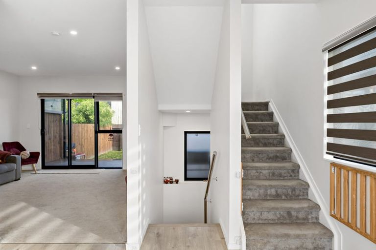 Photo of property in 9 Paina Crescent, Massey, Auckland, 0614