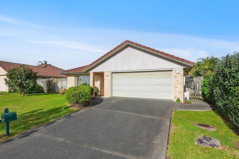 Photo of property in 74 Hillwell Drive, Henderson, Auckland, 0612