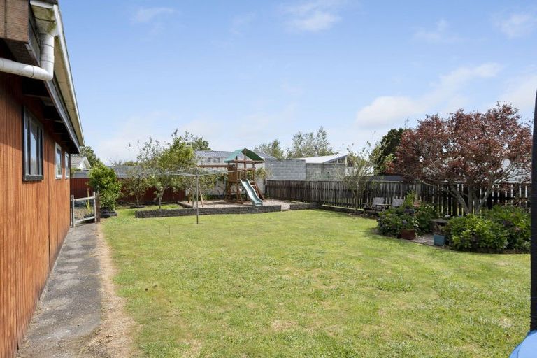 Photo of property in 6 Kahikatea Street, Inglewood, 4330