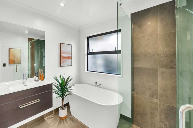 Photo of property in 14 Dalwood Crescent, Rolleston, 7614