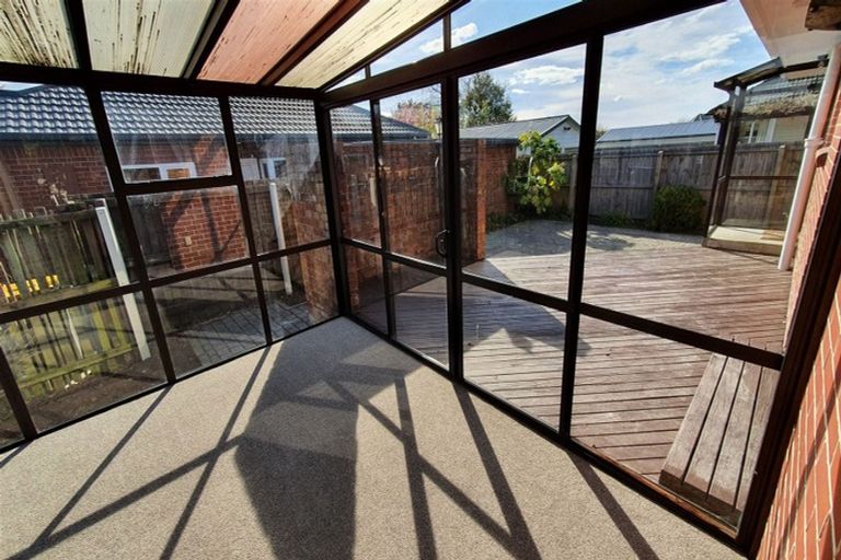 Photo of property in 1/44 Pinehurst Crescent, Russley, Christchurch, 8042