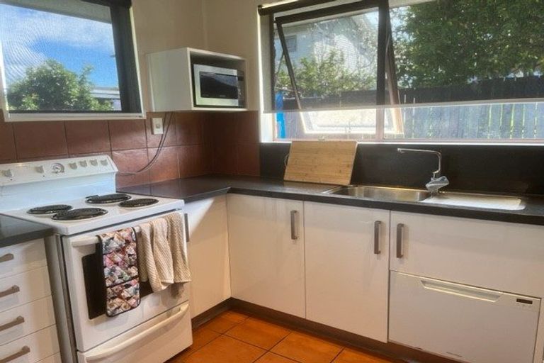Photo of property in 2/31 Galvan Avenue, Sunnyhills, Auckland, 2010