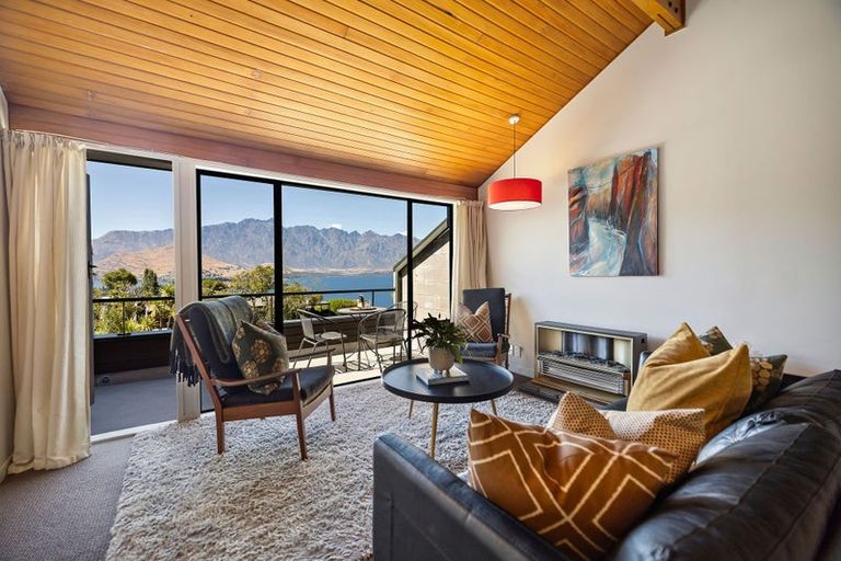 Photo of property in Alpine Meadows Apartments, 135w Fernhill Road, Fernhill, Queenstown, 9300